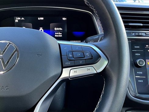 Used 2022 Volkswagen Tiguan SE image 12