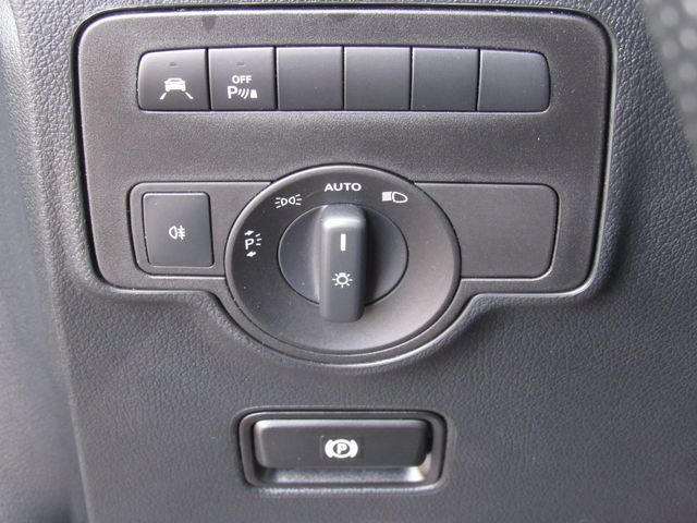 Used 2023 Mercedes-Benz Metris Passenger image 30