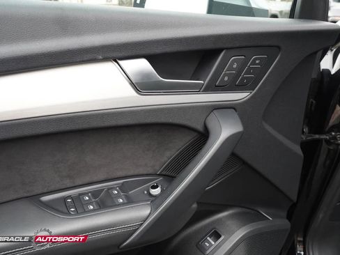 Used 2019 Audi SQ5 Premium Plus w/ Premium Plus Package image 16