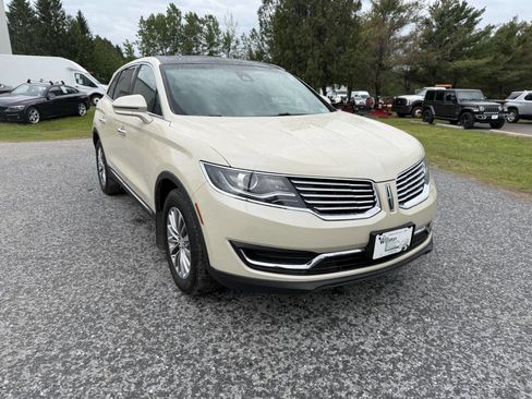 Used 2018 Lincoln MKX Select w/ Select Plus Package AWD/4WD image 7