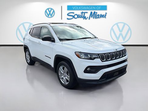 Used 2022 Jeep Compass Latitude w/ Sun and Sound Group FWD image 1