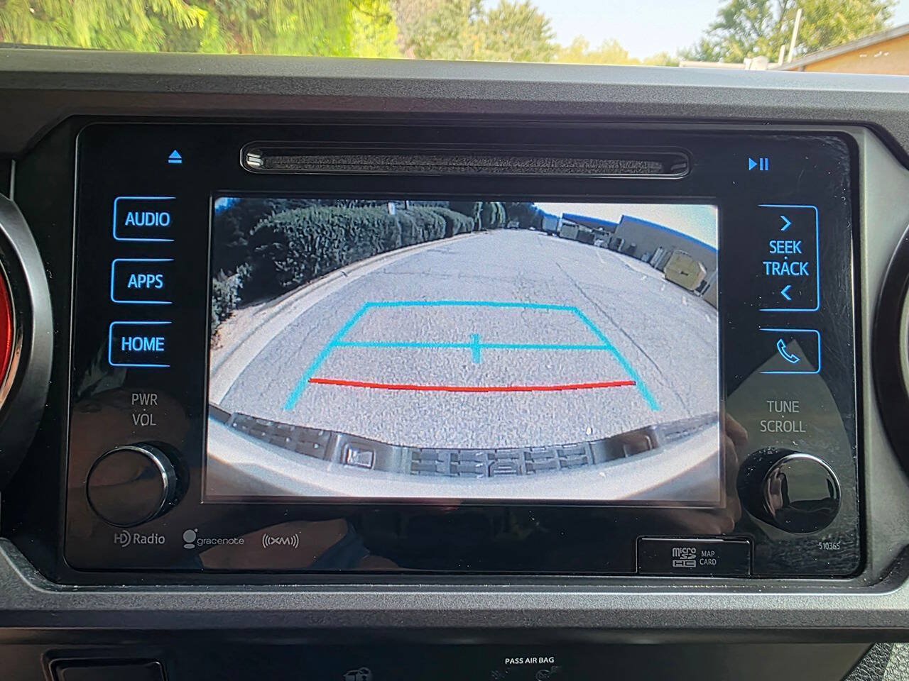 Used 2019 Toyota Tacoma TRD Off-Road AWD/4WD image 25
