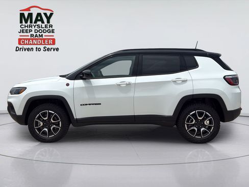 New 2026 Jeep Compass Trailhawk w/ Sun, Sound & Navigation Group AWD/4WD image 4
