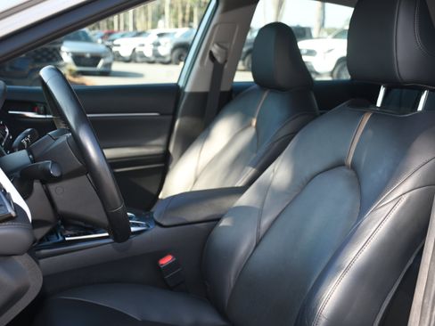 Certified 2020 Toyota Camry XLE image 11