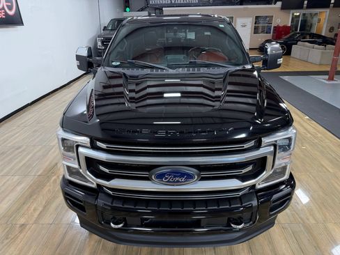 Used 2022 Ford F250 Platinum w/ FX4 Off-Road Package AWD/4WD image 3