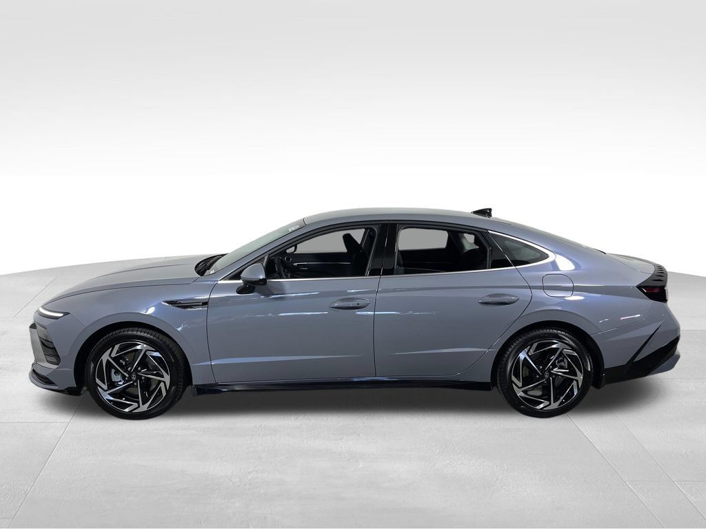 New 2026 Hyundai Sonata SEL FWD image 2