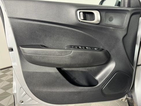 Used 2021 Hyundai Venue SEL FWD image 35
