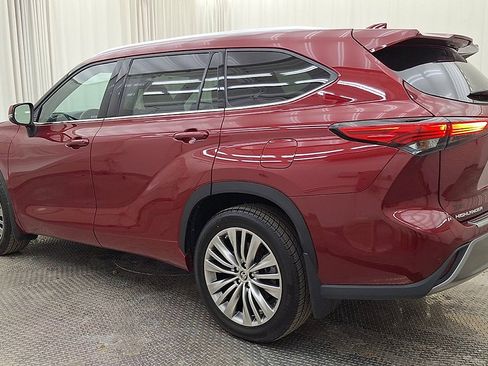 Used 2022 Toyota Highlander Platinum image 9