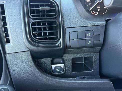 Used 2025 RAM ProMaster 1500 FWD image 18
