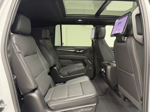 Used 2024 GMC Yukon XL Denali w/ Advanced Technology Package RWD image 17