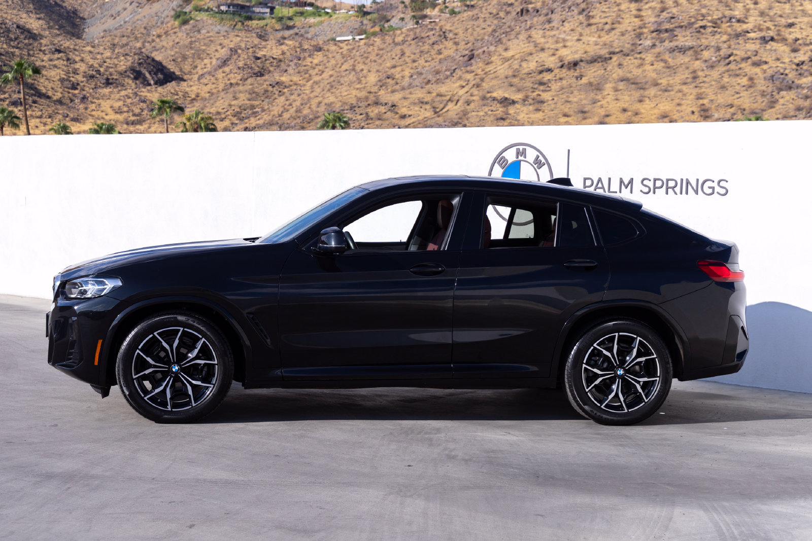 Certified 2024 BMW X4 xDrive30i w/ M Sport Package AWD/4WD image 3