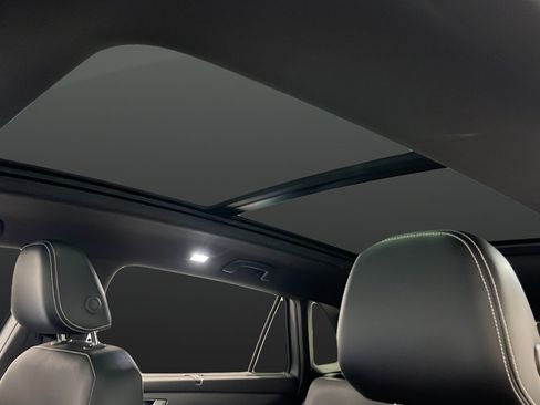 Used 2024 Volkswagen Atlas Cross Sport SE w/ Panoramic Sunroof Package AWD/4WD image 12