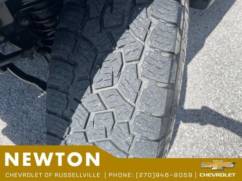 Used 2016 Jeep Wrangler Sport w/ Connectivity Group AWD/4WD image 36