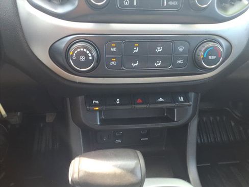 Used 2020 Chevrolet Colorado LT w/ Safety Package RWD image 18