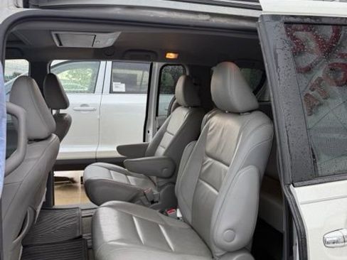 Used 2017 Toyota Sienna XLE Premium FWD image 19