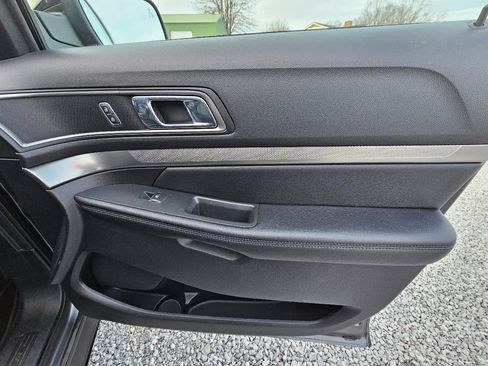 Used 2018 Ford Explorer XLT w/ Equipment Group 202A image 33