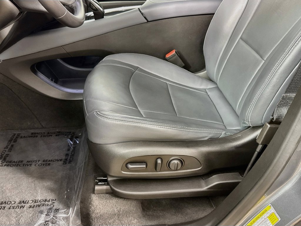 Used 2019 Buick Enclave Essence AWD/4WD image 23