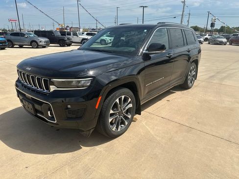 Used 2023 Jeep Grand Cherokee L Overland w/ Rear Seat Video Group I AWD/4WD image 28