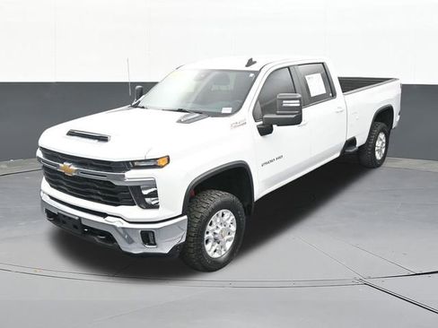 Used 2024 Chevrolet Silverado 2500 LT AWD/4WD image 67