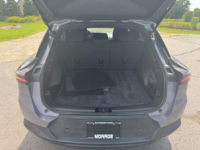 Used 2025 Chevrolet Equinox EV LT w/ Comfort Package FWD image 16