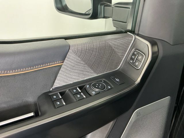 Used 2023 Ford F350 Platinum w/ FX4 Off-Road Package AWD/4WD image 18