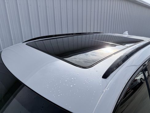 New 2026 Cadillac XT5 Sportv w/ LPO, Onyx Lite Package image 9