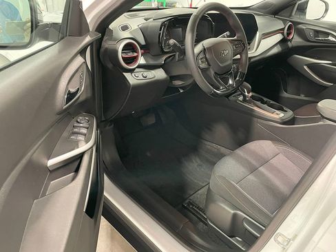 Used 2024 Chevrolet Trax RS w/ Driver Confidence Package image 18