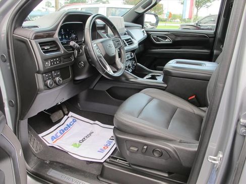 Used 2024 Chevrolet Tahoe Z71 w/ Luxury Package AWD/4WD image 11