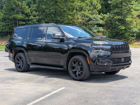 Used 2024 Jeep Wagoneer Series II RWD image 11