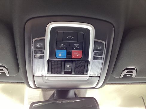 Used 2024 RAM 2500 Laramie w/ Night Edition image 18