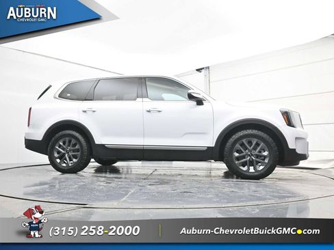 Used 2024 Kia Telluride LX image 23