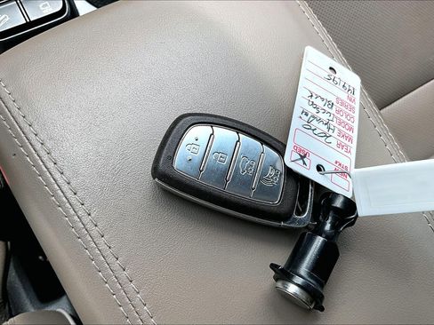 Used 2020 Hyundai Tucson Ultimate w/ Cargo Package AWD/4WD image 12