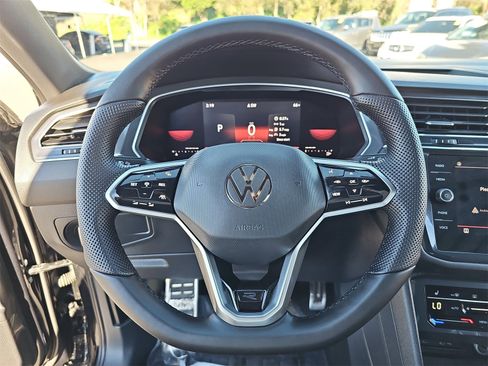 Certified 2022 Volkswagen Tiguan SE R-Line image 20