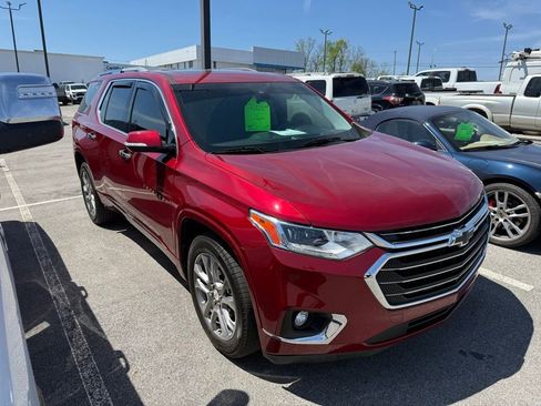 Used 2018 Chevrolet Traverse Premier image 2