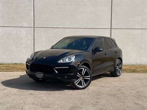 Used 2014 Porsche Cayenne Turbo S image 1
