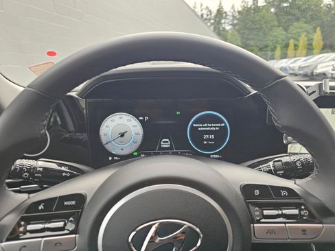 Used 2023 Hyundai Elantra Limited FWD image 25