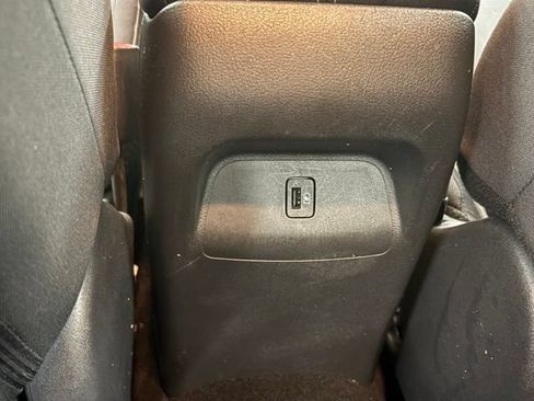 Used 2024 Nissan Sentra SV FWD image 9