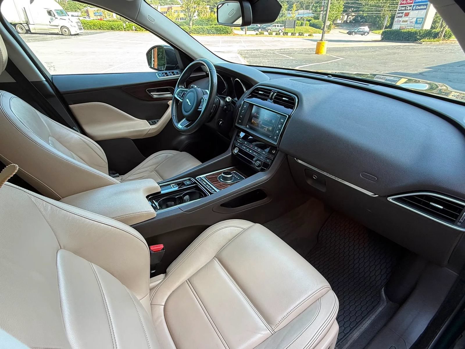 Used 2018 Jaguar F-PACE Prestige AWD/4WD image 19