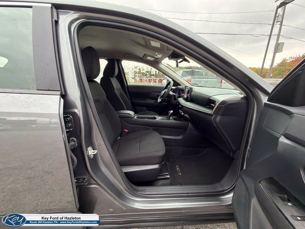 Used 2025 Nissan Kicks S AWD/4WD image 19