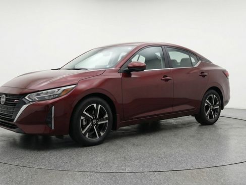 Used 2025 Nissan Sentra SV image 3