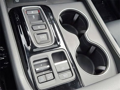 New 2025 Honda Pilot Touring image 13