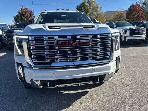 New 2025 GMC Sierra 2500 Denali w/ Denali Reserve Package image 3