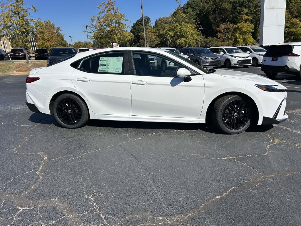 New 2027 Toyota Camry SE FWD image 2