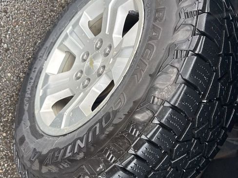 Used 2018 Chevrolet Silverado 1500 LT image 12