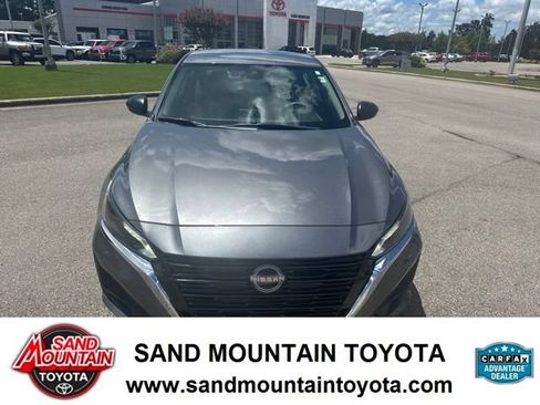 Used 2025 Nissan Altima 2.5 S FWD image 8