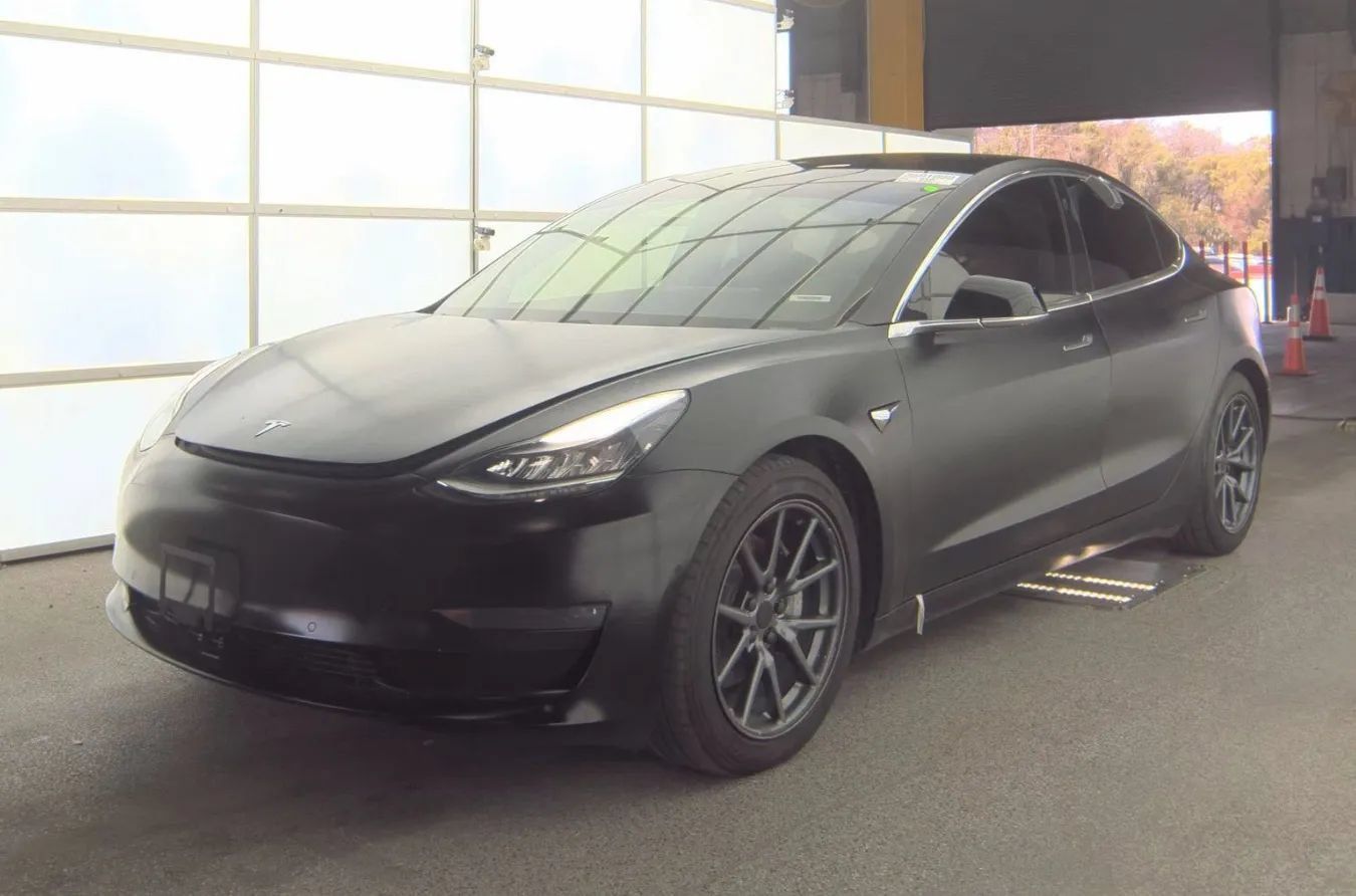 Used 2019 Tesla Model 3 Standard Range Plus RWD image 1