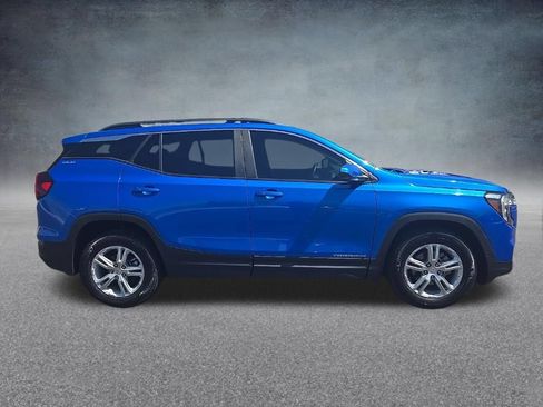 Certified 2024 GMC Terrain SLE w/ Driver Convenience Package FWD image 2