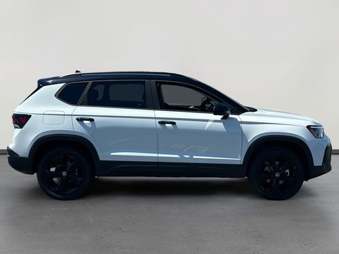 New 2026 Volkswagen Taos SE AWD/4WD image 6