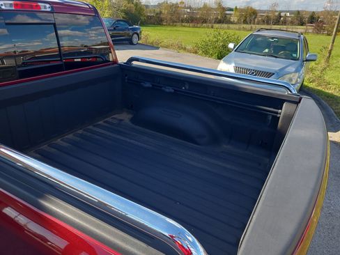 Used 2019 RAM 1500 Laramie image 11