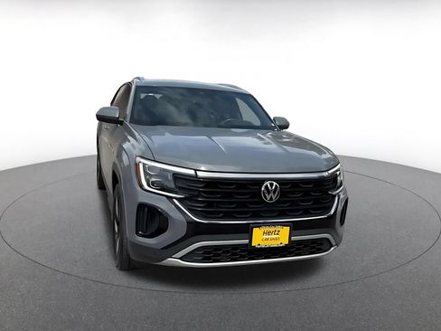 Used 2026 Volkswagen Atlas Cross Sport SE FWD image 3